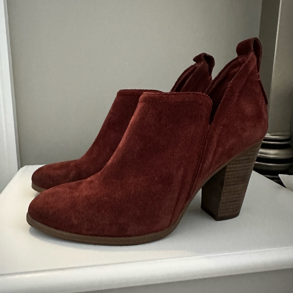 Vince Camaro red suede booties (size 9)